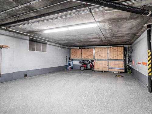 Garage - 305-25 Rue Des Émeraudes, Repentigny (Repentigny), QC - Indoor Photo Showing Garage