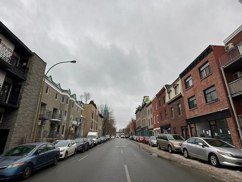 Street - 2433 Rue Ste-Catherine E., Montréal (Ville-Marie), QC 
