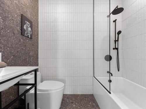 Bathroom - 3908  - 3910 Rue Bannantyne, Montréal (Verdun/Île-Des-Soeurs), QC - Indoor Photo Showing Bathroom