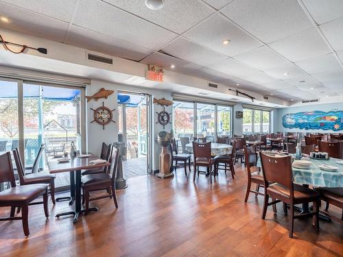 Restaurant - 160 Rue Ste-Anne, Sainte-Anne-De-Bellevue, QC - Indoor Photo Showing Dining Room