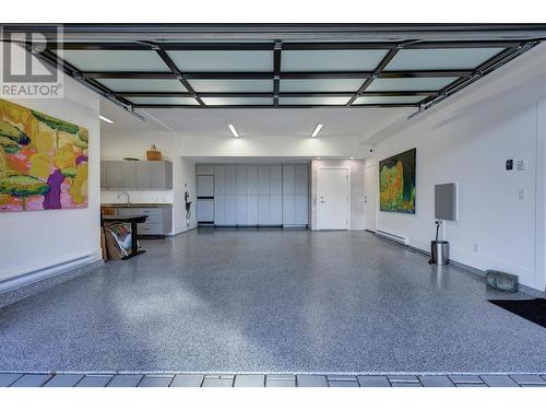 4364 Beach Avenue Unit# 1, Peachland, BC - Indoor Photo Showing Garage