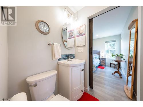 3800 19Th Street, Vernon, BC - Indoor Photo Showing Bathroom