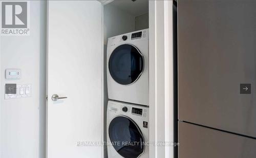 #504 -458 Richmond St W, Toronto, ON - Indoor Photo Showing Laundry Room