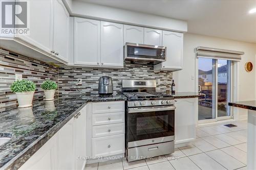 71 Bean Cres, Ajax, ON - Indoor Photo Showing Kitchen With Upgraded Kitchen