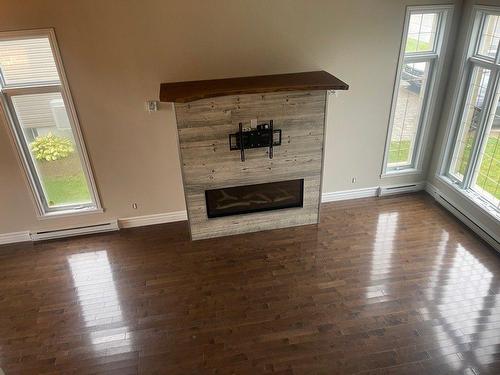Living room - 1150 Rue Gilles-Lupien, Trois-Rivières, QC - Indoor With Fireplace