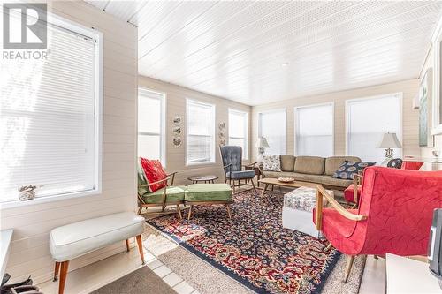 34 Beach Avenue, Deep River, ON - Indoor Photo Showing Living Room