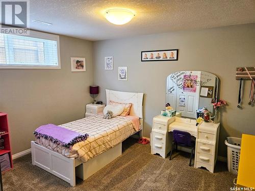 818 Lochwood Place, Swift Current, SK - Indoor Photo Showing Bedroom