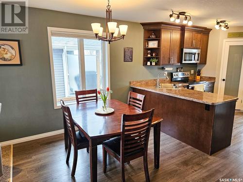 818 Lochwood Place, Swift Current, SK - Indoor Photo Showing Dining Room