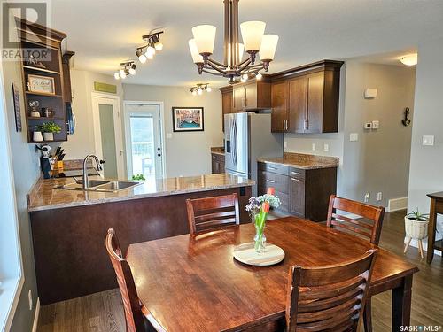 818 Lochwood Place, Swift Current, SK - Indoor Photo Showing Dining Room