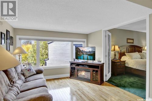67 Quincy Drive, Regina, SK - Indoor Photo Showing Living Room