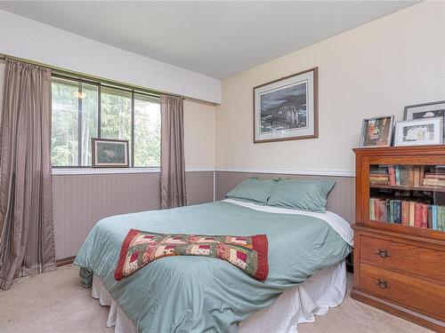 4838 Cowichan Lake Rd, Duncan, BC - Indoor Photo Showing Bedroom