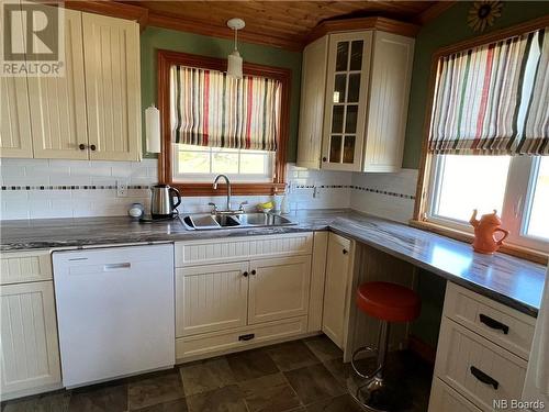 136 Reeleder Court, Greenfield, NB - Indoor Photo Showing Kitchen With Double Sink