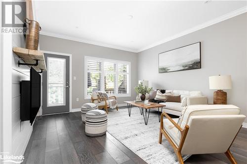 19 Serenity Place Crescent, Huntsville, ON - Indoor Photo Showing Living Room