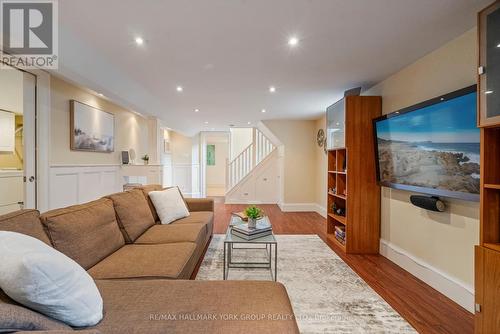 169 Clarence Street, Vaughan, ON - Indoor Photo Showing Living Room