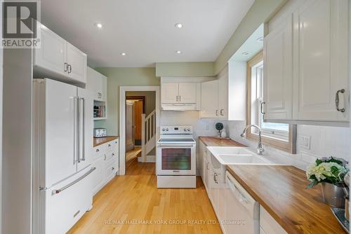 169 Clarence Street, Vaughan, ON - Indoor Photo Showing Kitchen With Double Sink