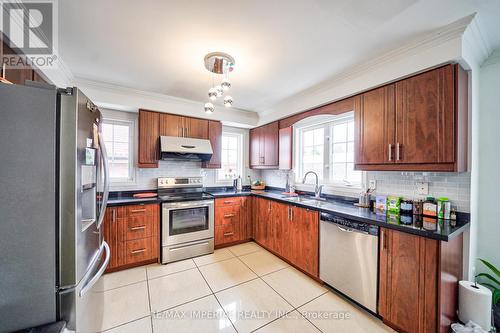 M & Sec - 19 Ladywood Court, Markham, ON - Indoor Photo Showing Kitchen With Double Sink
