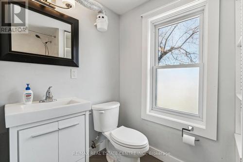 221 Owen Sound Street, Shelburne, ON - Indoor Photo Showing Bathroom