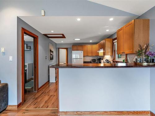 6673 Lincroft Rd, Sooke, BC - Indoor Photo Showing Kitchen