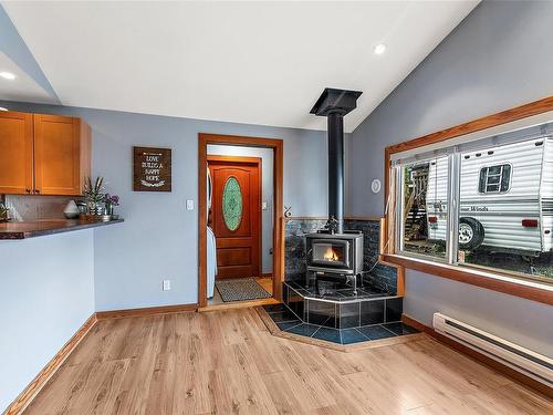 6673 Lincroft Rd, Sooke, BC - Indoor With Fireplace