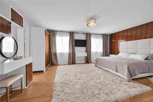 2130 Danube Court, Mississauga, ON - Indoor Photo Showing Bedroom