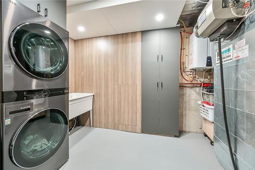 2130 Danube Court, Mississauga, ON - Indoor Photo Showing Laundry Room