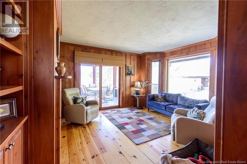 277 Darlings Island Road, Darlings Island, NB - Indoor Photo Showing Living Room