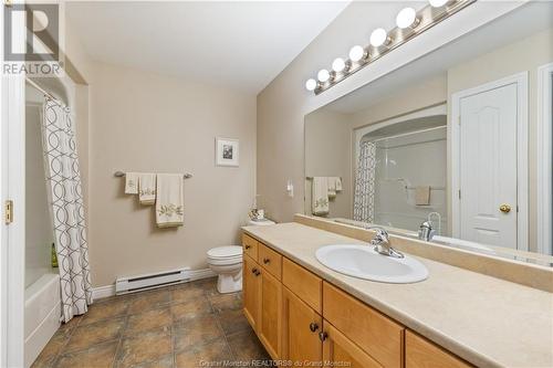 75 Domethilde, Dieppe, NB - Indoor Photo Showing Bathroom