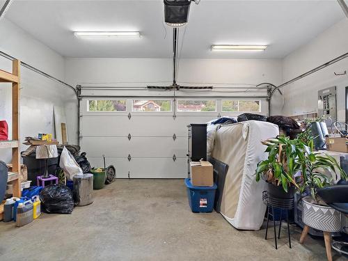 2447 Valleyview Pl, Sooke, BC - Indoor Photo Showing Garage