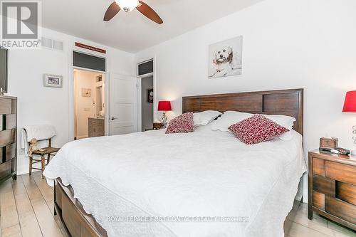 21 Landscape Drive, Oro-Medonte, ON - Indoor Photo Showing Bedroom