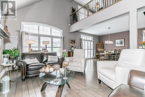 21 Landscape Drive, Oro-Medonte, ON - Indoor Photo Showing Living Room
