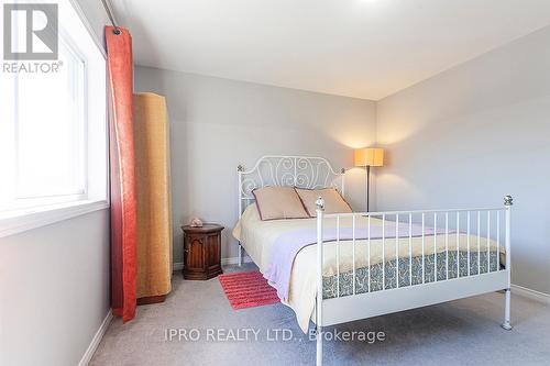 11C - 388 Old Huron Road, Kitchener, ON - Indoor Photo Showing Bedroom