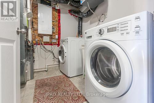 11C - 388 Old Huron Road, Kitchener, ON - Indoor Photo Showing Laundry Room