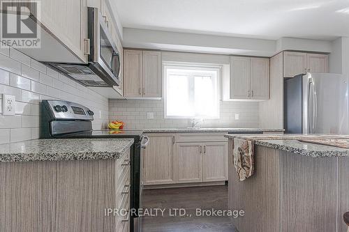 11C - 388 Old Huron Road, Kitchener, ON - Indoor Photo Showing Kitchen With Upgraded Kitchen