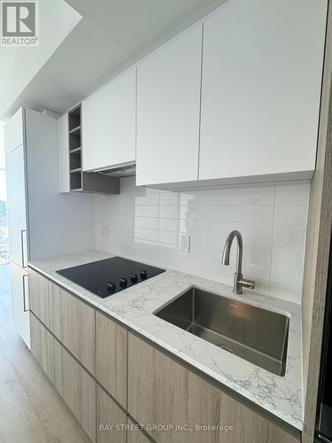 2311 - 319 Jarvis Street, Toronto, ON - Indoor Photo Showing Kitchen With Upgraded Kitchen