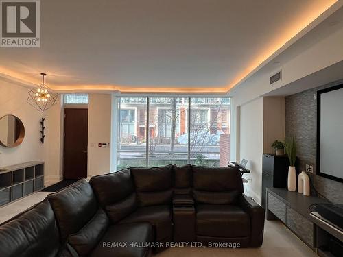 Th103 - 39 Queens Quay E, Toronto, ON - Indoor Photo Showing Living Room