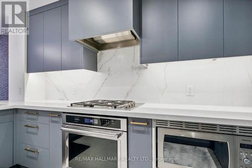 Th103 - 39 Queens Quay E, Toronto, ON - Indoor Photo Showing Kitchen