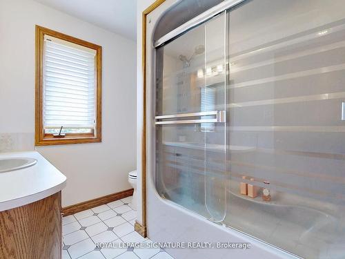 622 Coppercroft Crt, Waterloo, ON - Indoor Photo Showing Bathroom
