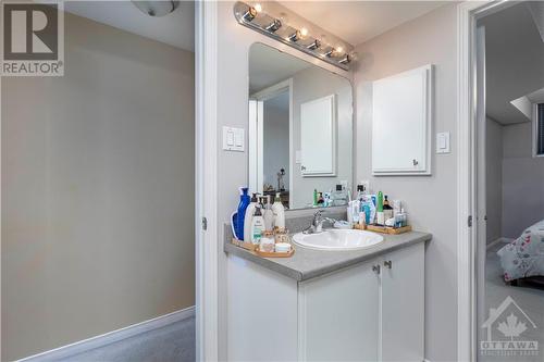 125 Gatestone Private, Ottawa, ON - Indoor Photo Showing Bathroom