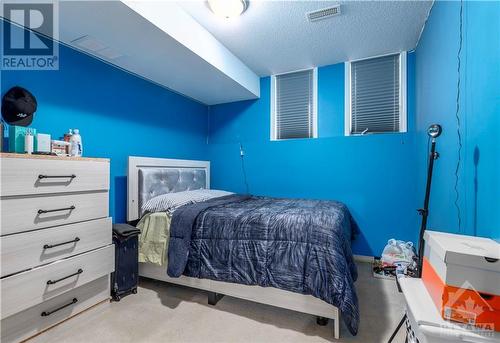 125 Gatestone Private, Ottawa, ON - Indoor Photo Showing Bedroom