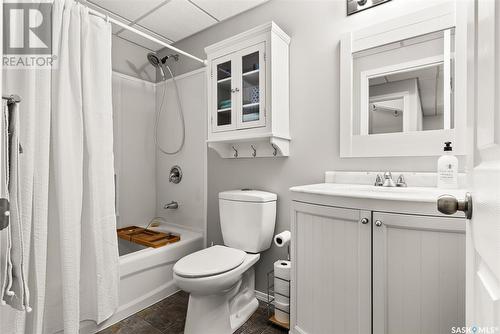 4418 Nicurity Drive, Regina, SK - Indoor Photo Showing Bathroom