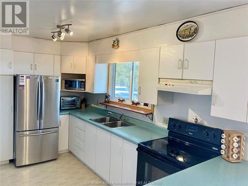 7098 Eighth Line, Raleigh Township, ON - Indoor Photo Showing Kitchen With Double Sink