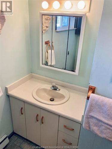7098 Eighth Line, Raleigh Township, ON - Indoor Photo Showing Bathroom