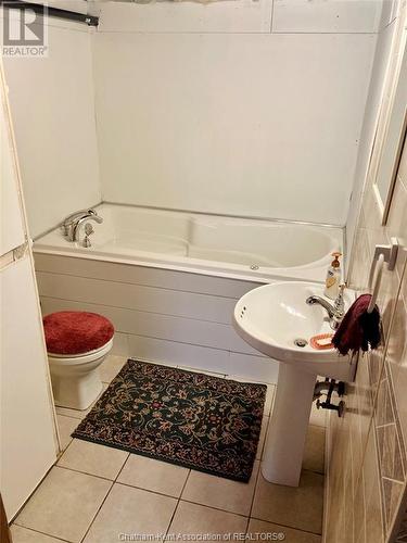 7098 Eighth Line, Raleigh Township, ON - Indoor Photo Showing Bathroom
