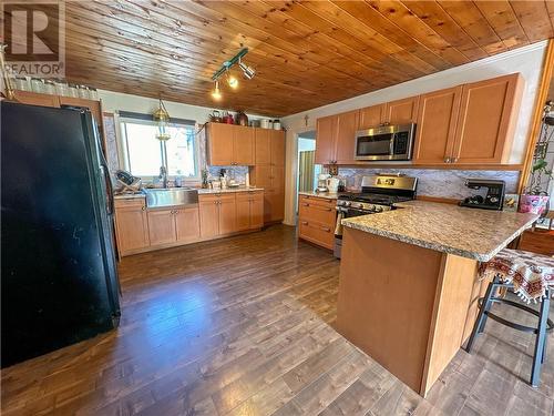 38 Dominion Bay Road, Spring Bay, Manitoulin Island, ON - Indoor Photo Showing Kitchen