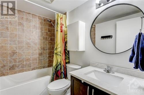234 Rideau Street Unit#403, Ottawa, ON - Indoor Photo Showing Bathroom