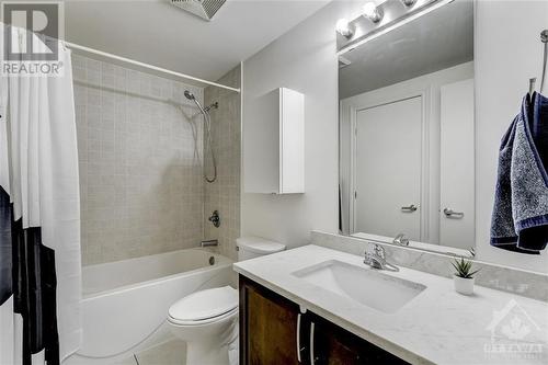 234 Rideau Street Unit#403, Ottawa, ON - Indoor Photo Showing Bathroom