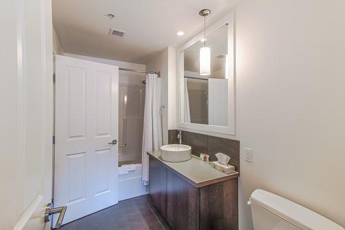 208 - 400 Stemwinder Drive, Kimberley, BC - Indoor Photo Showing Bathroom