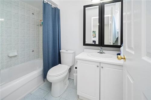 Ensuite Bathroom - 24 Moore Crescent, Ancaster, ON - Indoor Photo Showing Bathroom