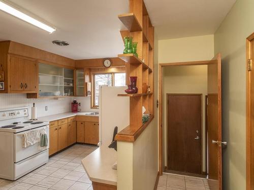 400 Heather Crescent, Thunder Bay, ON - Indoor Photo Showing Kitchen