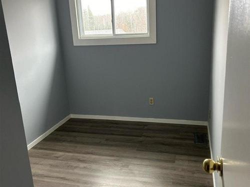 395 Hastings Place, Thunder Bay, ON - Indoor Photo Showing Other Room